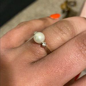 Vintage pearl ring with tiny diamonds